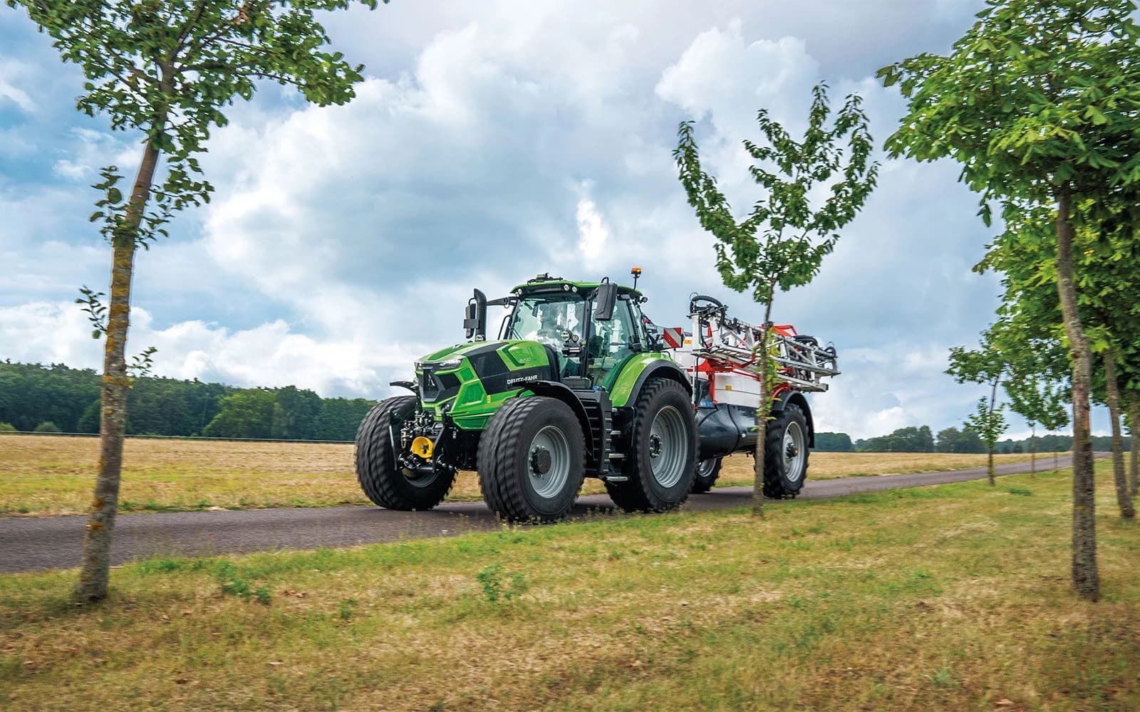 Deutz-Fahr 6 Series RCshift Warrior official manufacturer view 1